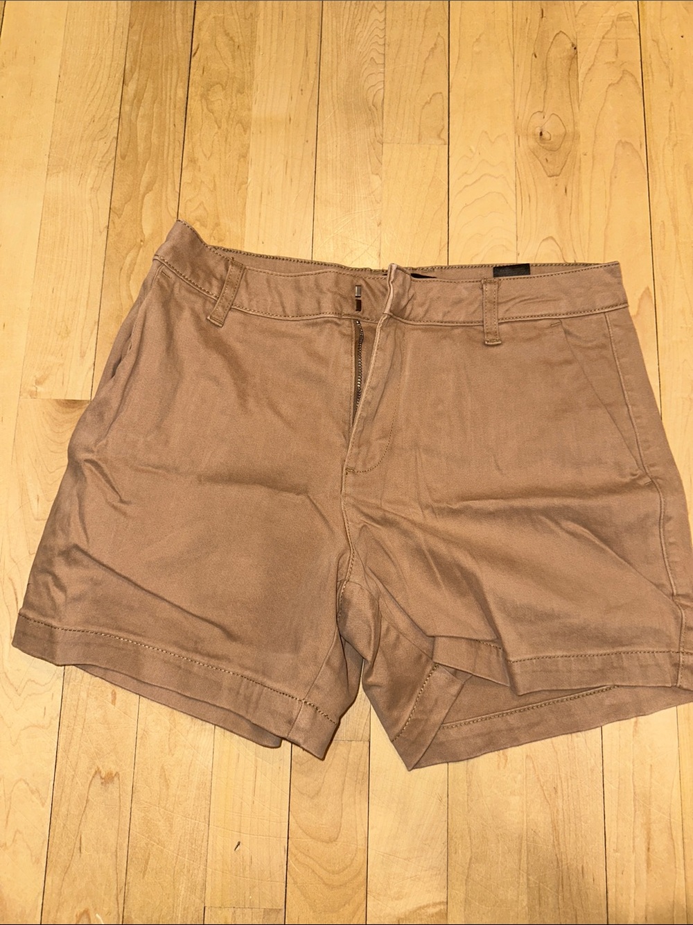 Banana Republic Casual High-Rise Shorts in Taupe